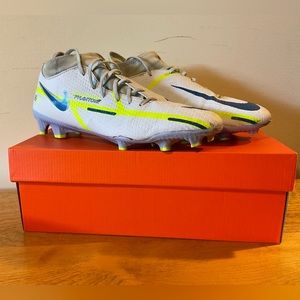 Nike Phantom GT2 Soccer Cleats